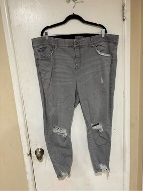 torrid Gray Distressed Ankle Crop Jeans